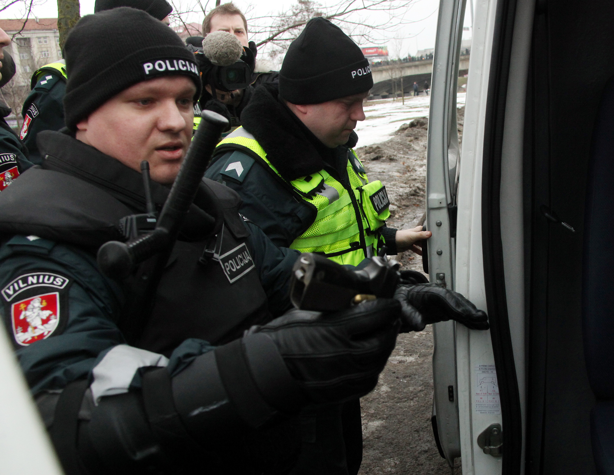 Kretingos rajone vyras policijos pareigūnams pateikė pistoletą ir daugiau nei 1 tūkst. šovinių